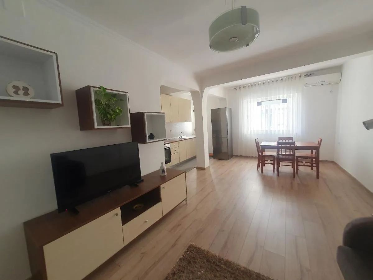Apartment In The Heart Of Tirana , Bllok Albania